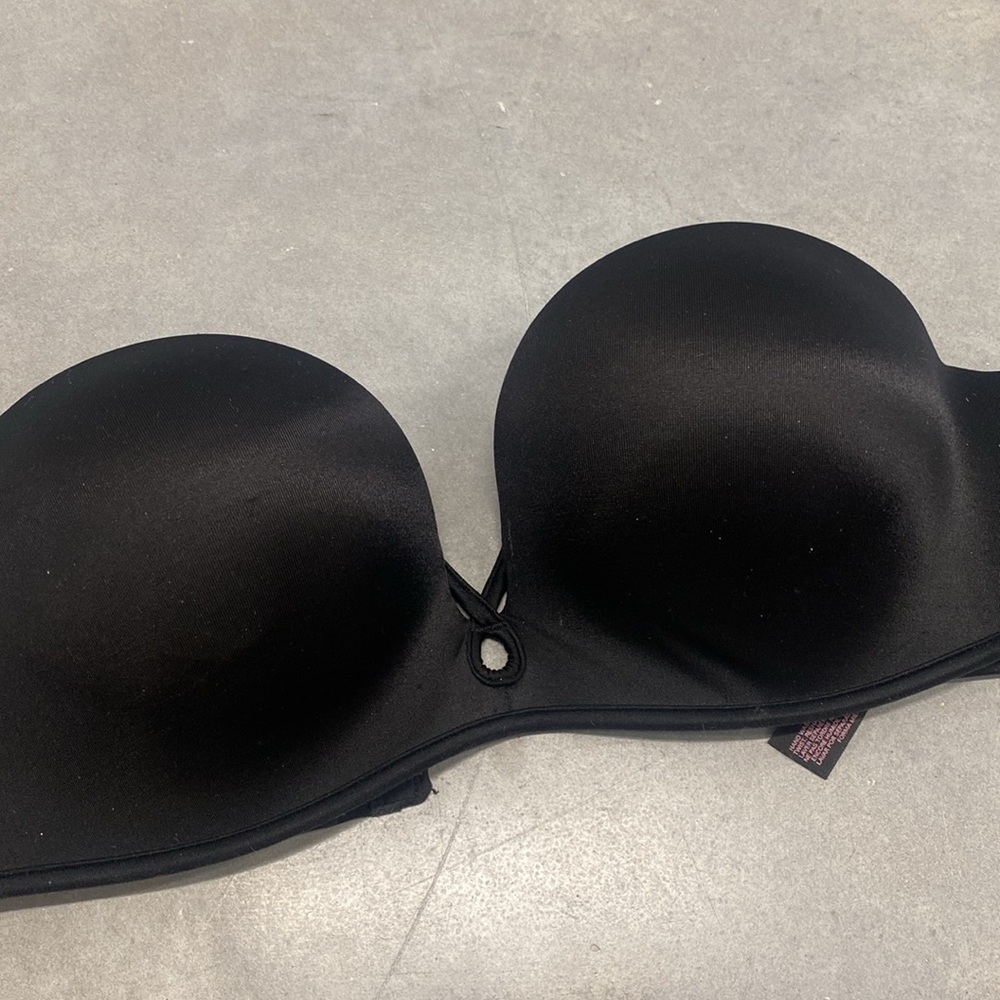 Victoria's Secret bombshell Black Strapless Bra with Underwire Support.